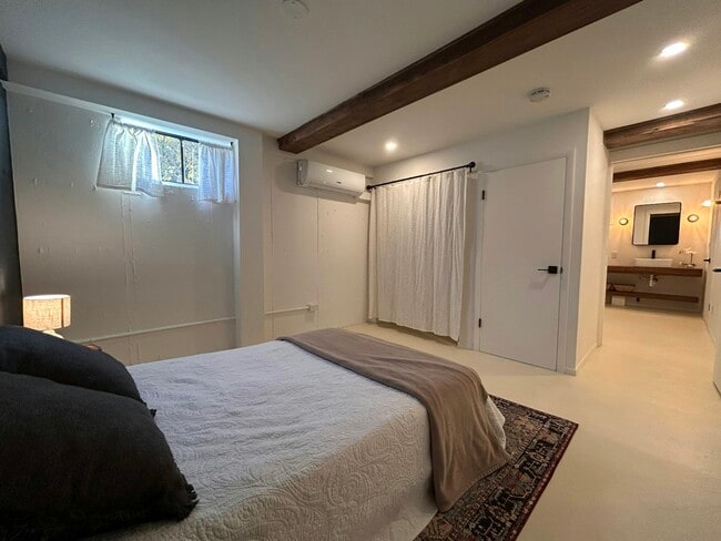 Building Photo - 315 E 4775 S