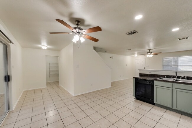 Building Photo - 1161 Condor Dr