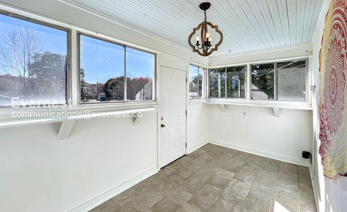 Building Photo - 1618 Hickory Valley Rd