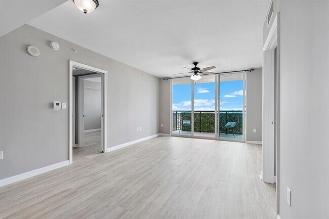 Building Photo - 610 W Las Olas Blvd