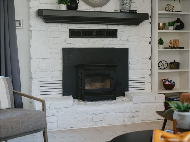 Building Photo - 2 Southport Ln