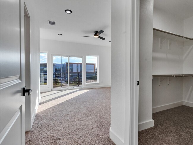 Building Photo - 4421 Reed Rd