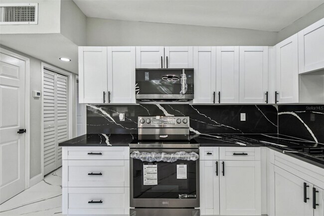 Building Photo - 6501 Julie St