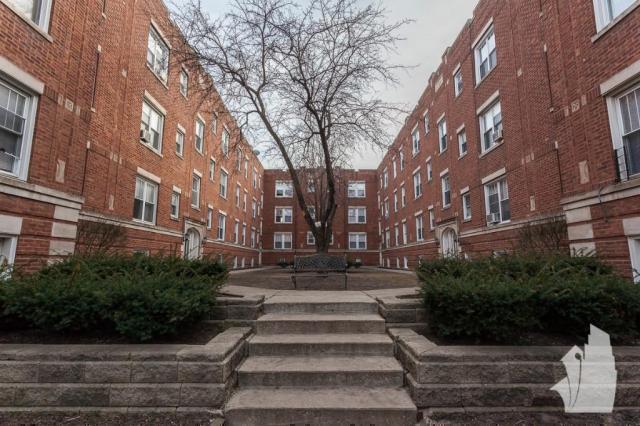 Primary Photo - 2 bedroom in Chicago IL 60657