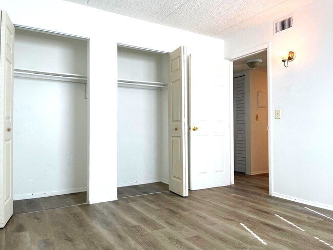 Building Photo - Palm Gardens Community