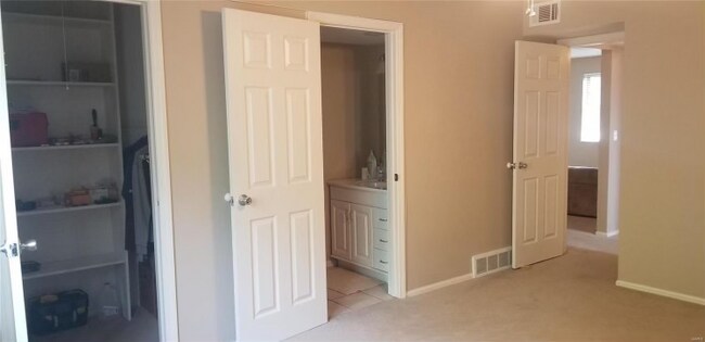 Building Photo - 7971 Royal Arms Ct