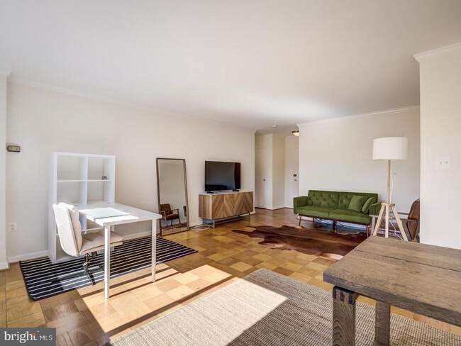 Building Photo - 3000 Spout Run Pkwy