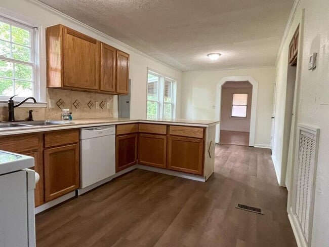 Building Photo - HOME FOR RENT IN ARAB