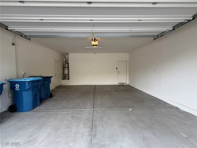 Building Photo - 2229 Mundare Dr