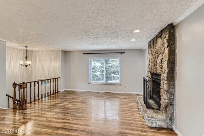 Building Photo - 3 br, 2.5 bath House - 5909 Chatham Court ...