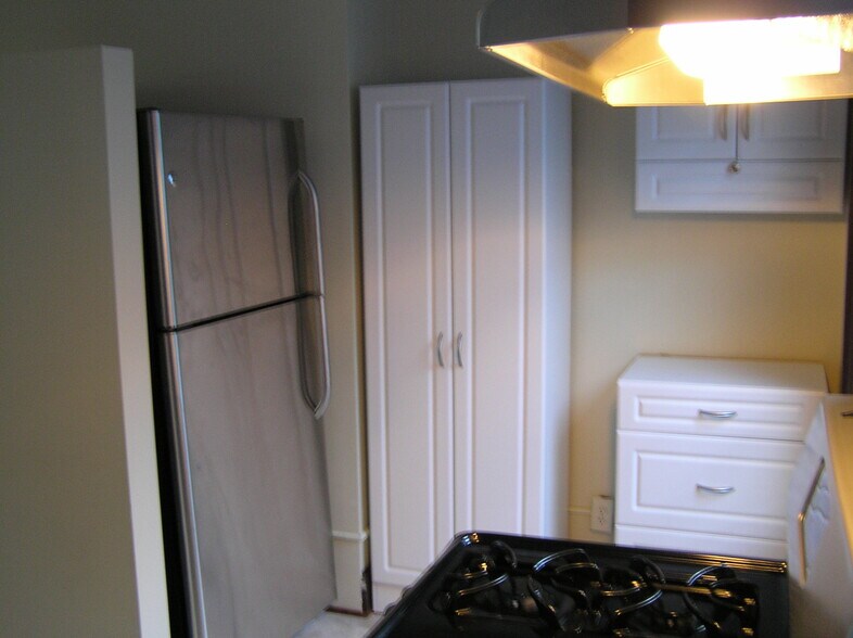 Building Photo - 20 N Carey St