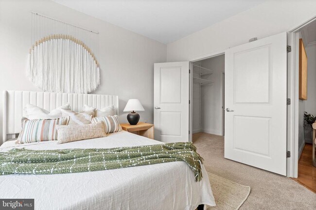 Building Photo - 1391 Pennsylvania Ave. SE