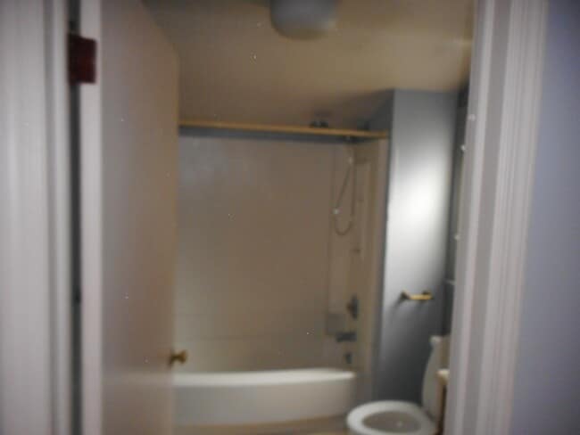 Building Photo - 116 N Union Ave