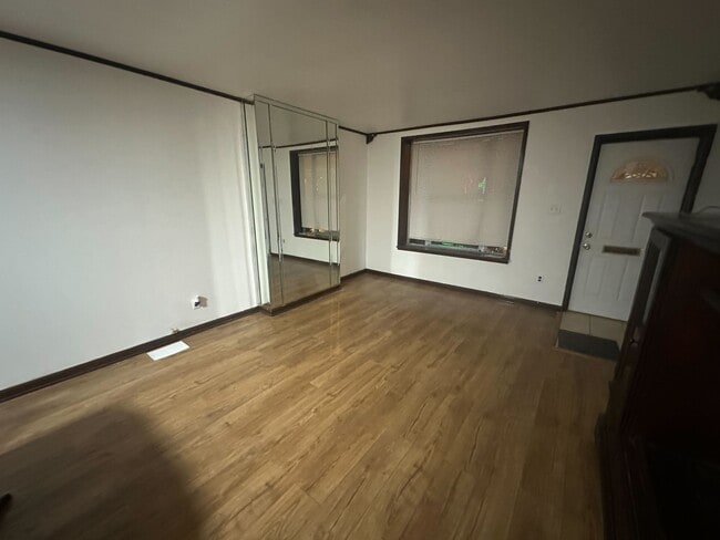 Building Photo - 2439 S Iseminger St