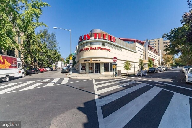 Building Photo - 2321 17th St NW