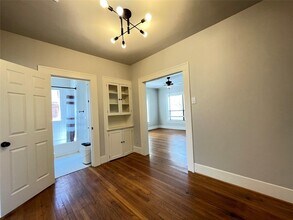 Building Photo - 1201 W Gray St