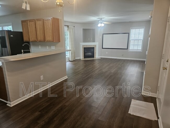 Building Photo - 2604 Cochrane Dr