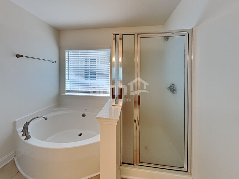 Building Photo - 15541 Normans Landing Dr