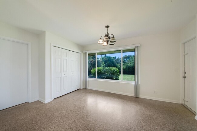 Building Photo - 2022 Collier Ave