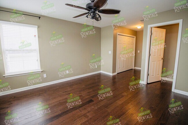 Building Photo - Prelease for June 15th, 2026- 3 Bedroom, 2...