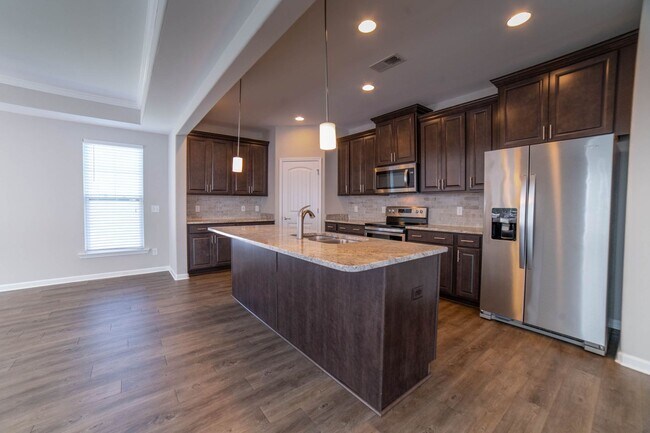 Building Photo - Available Now! ?? ?? ??!