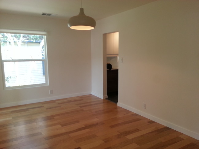 Formal dining room - 2372 Glendale Blvd