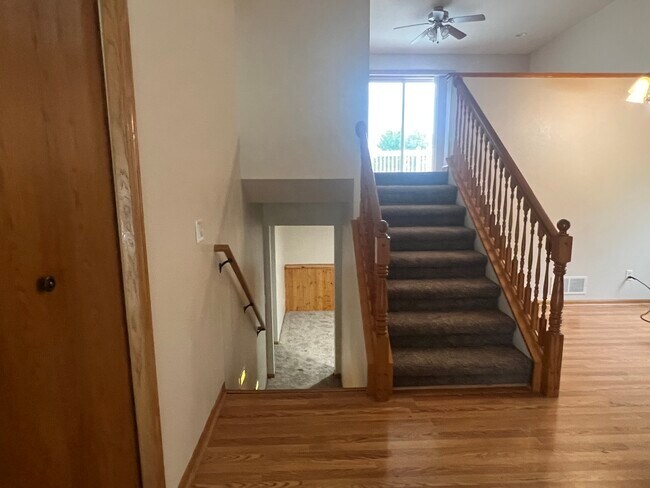 Building Photo - 4248 Red Hawk Dr SE