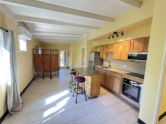 Building Photo - 7902 N Klondyke St