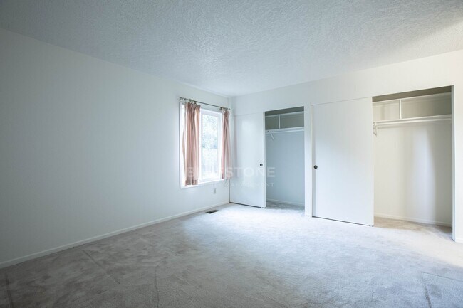 Building Photo - Sweet 3 bedroom 2 bath home in Beaverton available now!