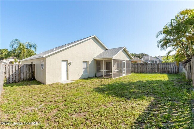 Building Photo - 6651 Fawn Ridge Dr