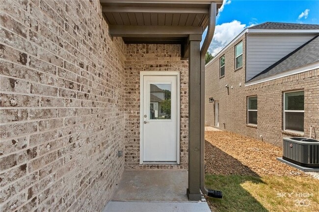 Building Photo - 2357 E Amherst Aly