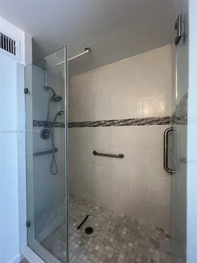 Building Photo - 9030 SW 40th Terrace