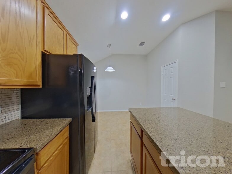 Building Photo - 10616 Lipan Trail