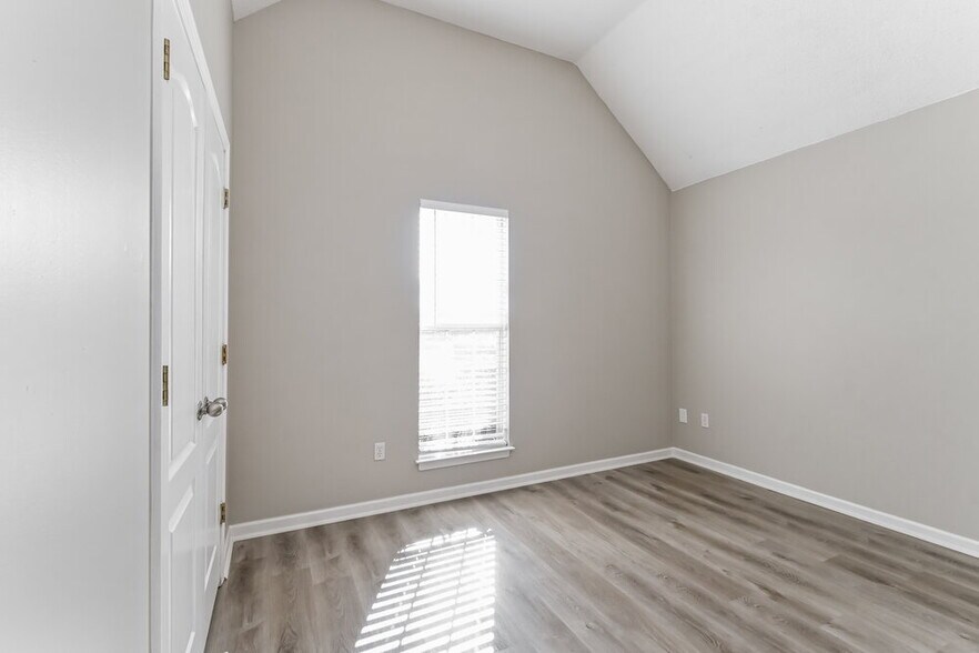 Building Photo - 150 Susanne Dr