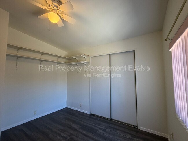 Building Photo - 1514 E Muriel Dr