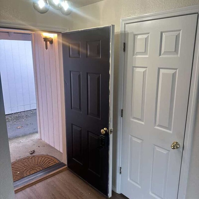 Building Photo - 1469 Cameo Ct