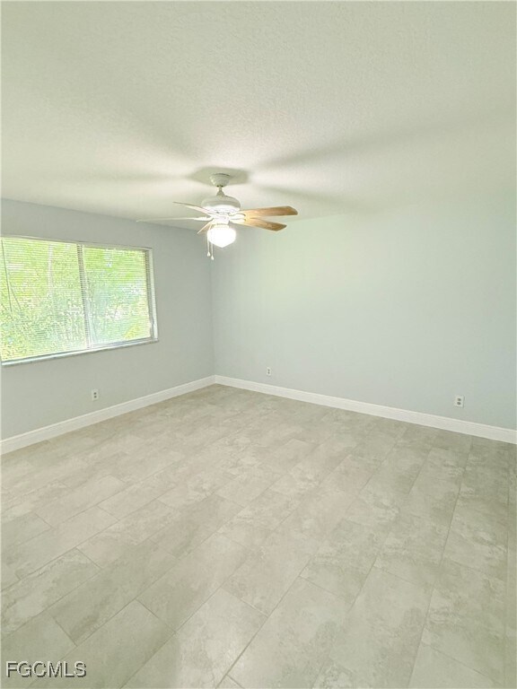 Building Photo - 602 SE 35th Terrace