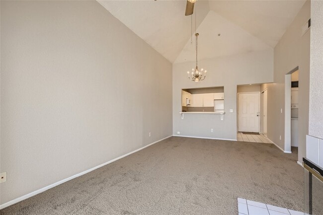 Building Photo - 1 Bedroom Condo in Gated Community at Laguna Del Ray!