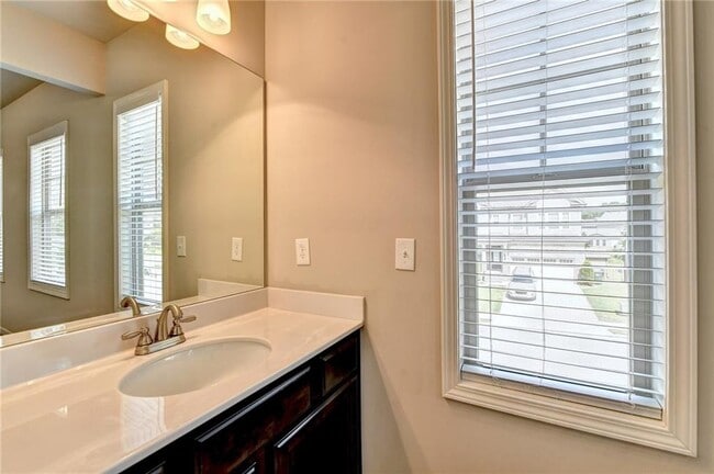 Building Photo - 2409 Ivy Meadow Ln