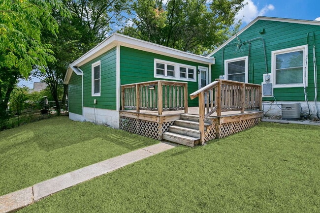 Building Photo - 3930 Bryce Ave