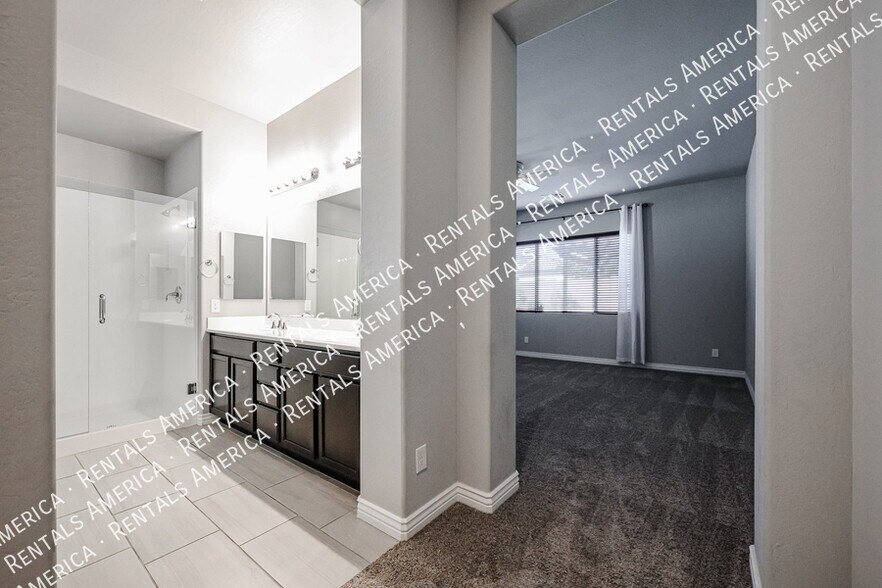 Building Photo - 8544 W Midway Ave