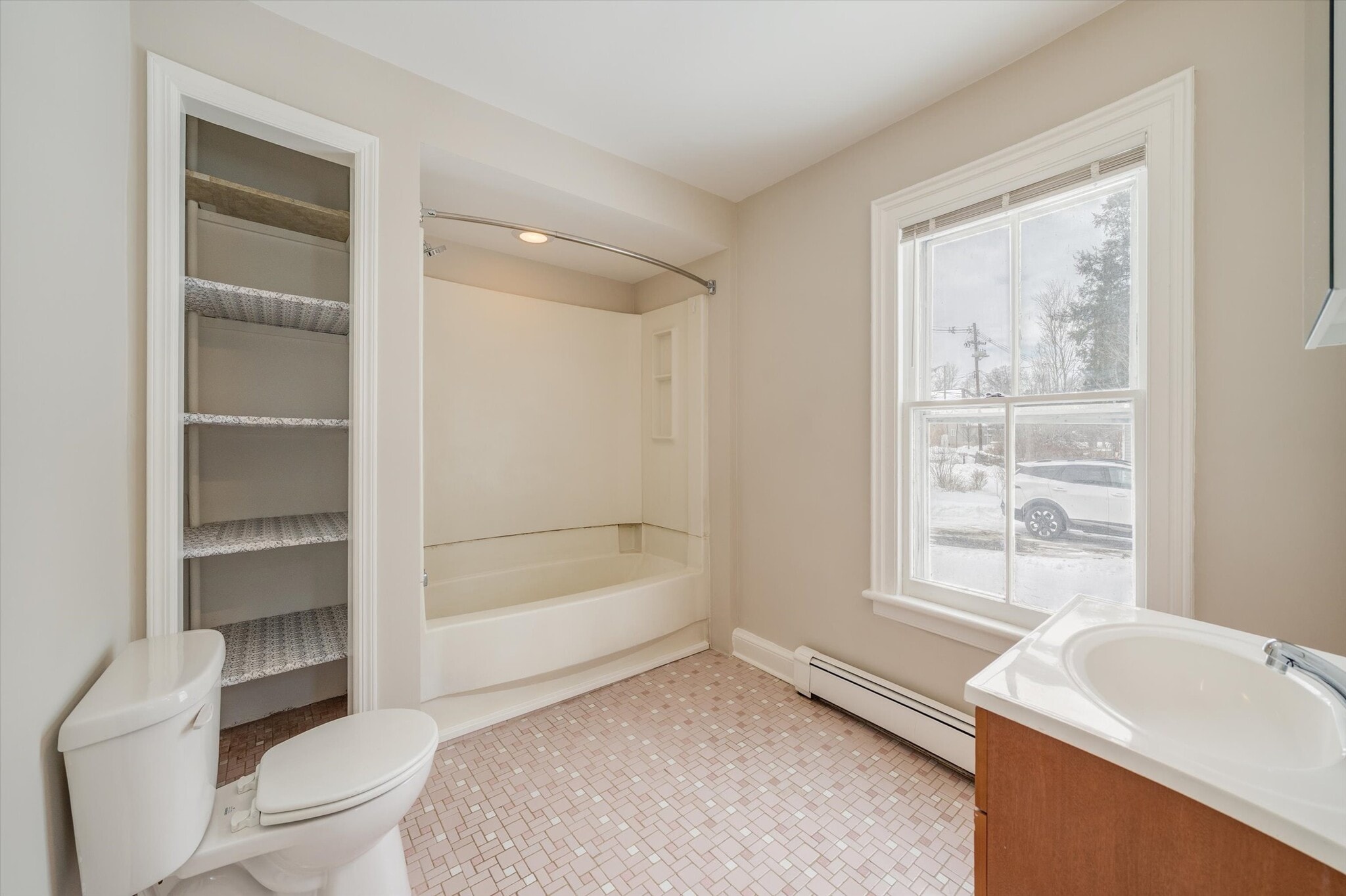 Building Photo - 6 Orchard St