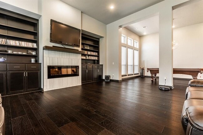 Building Photo - 210 Sonora Ln