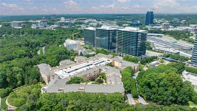 Building Photo - 10 Perimeter Summit Blvd