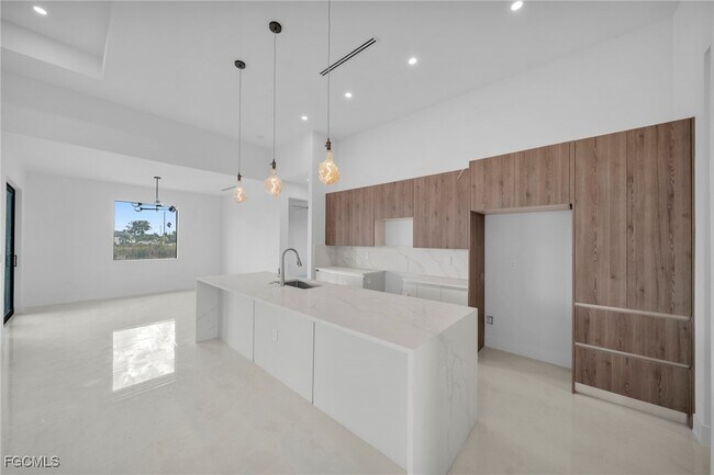 Building Photo - 2540 NW 6th Terrace