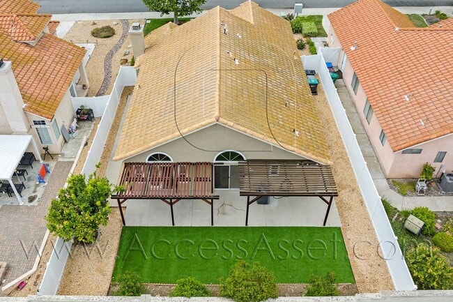 Building Photo - Welcoming 3 Bed / 2 Bath Home in a Peaceful Murrieta Neighborhood