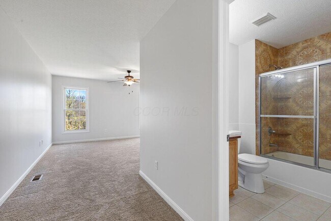 Building Photo - 100 Bermuda Dr