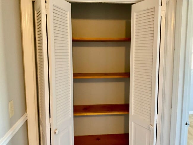 Building Photo - Brick Ranch Style home with 3 Bedrooms, 2.5 Baths, Full Unfinished Basement In Iron Station NC