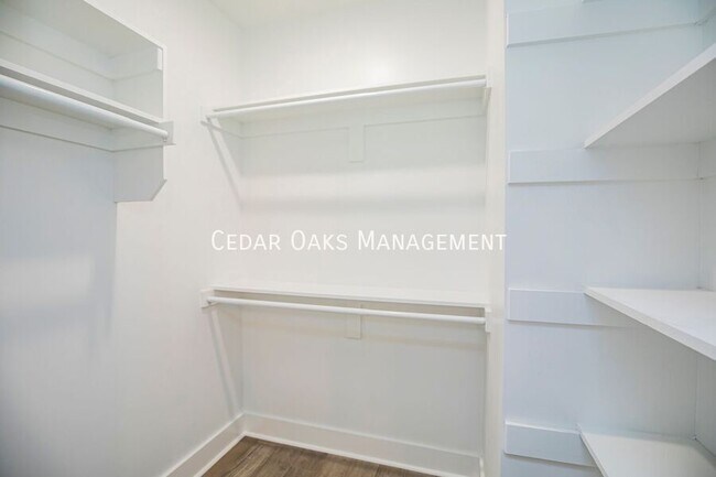 Building Photo - 116 E Mountain St