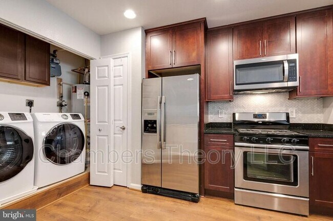 Building Photo - 12813 Fair Briar Ln